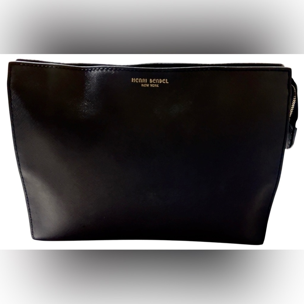 Henri Bendel Safiano Leather
Dalton Clutch Bag 10.5" x 8"